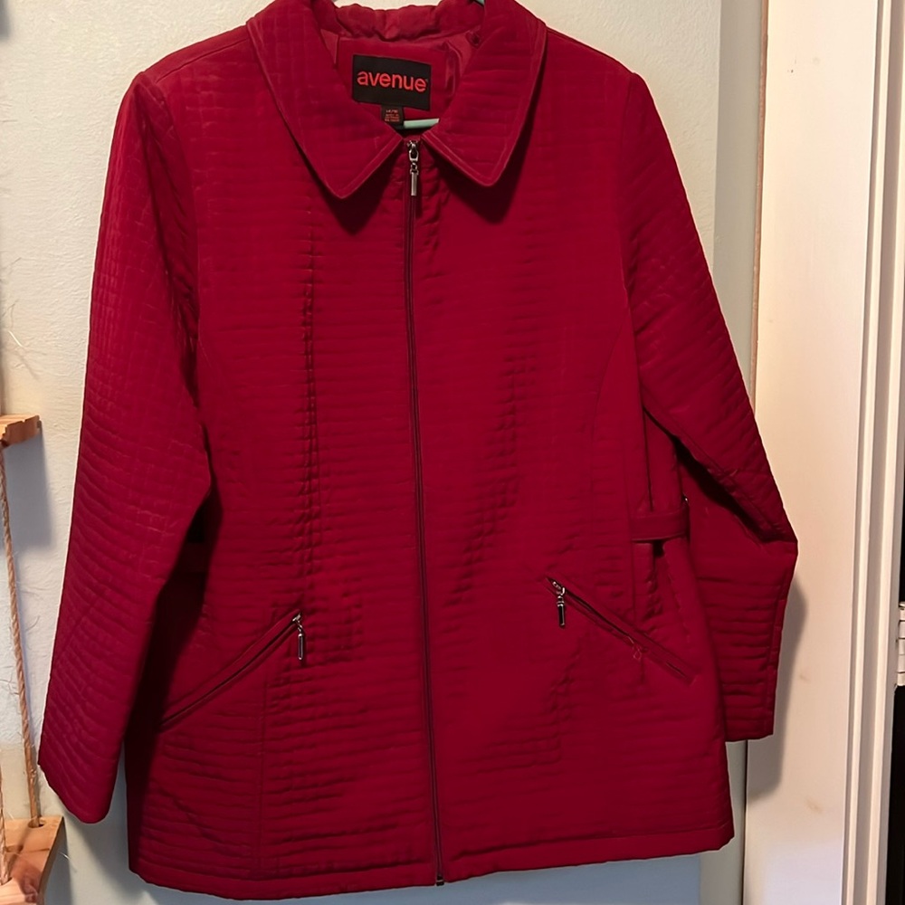 Avenue Quilted Red Jacket Size 14/16 - LIKE NEW